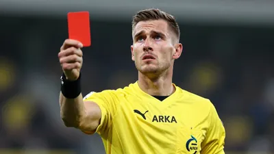 Arka Gdynia drew 1-1 with Chrobry Głogów, dropping points after a red card for Kacper Skibicki ended their perfect home...